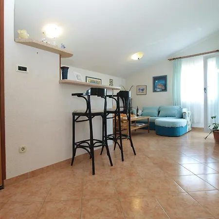 Emina 2317 Apartmán