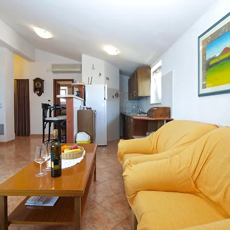 Apartmán Emina 2317 Premantura