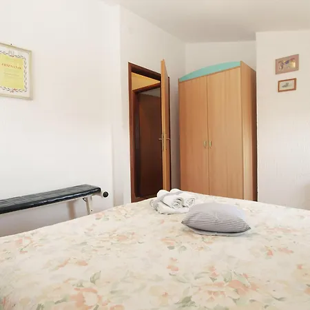 Emina 2317