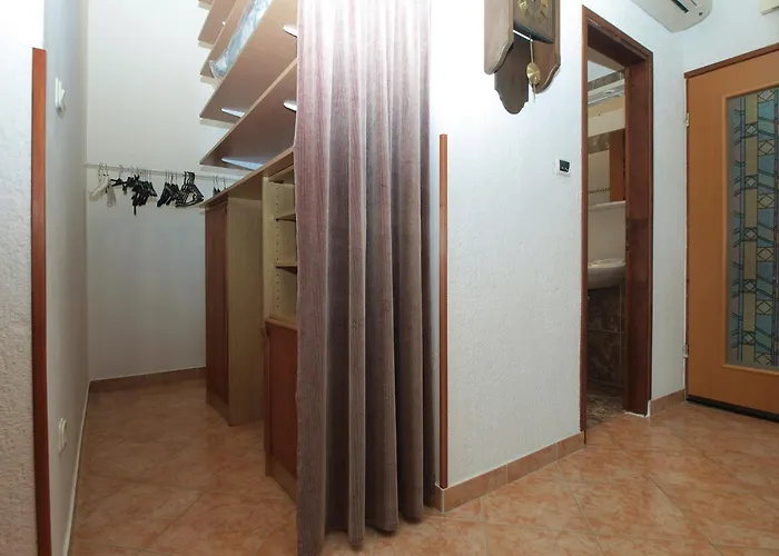Emina 2317 Apartment