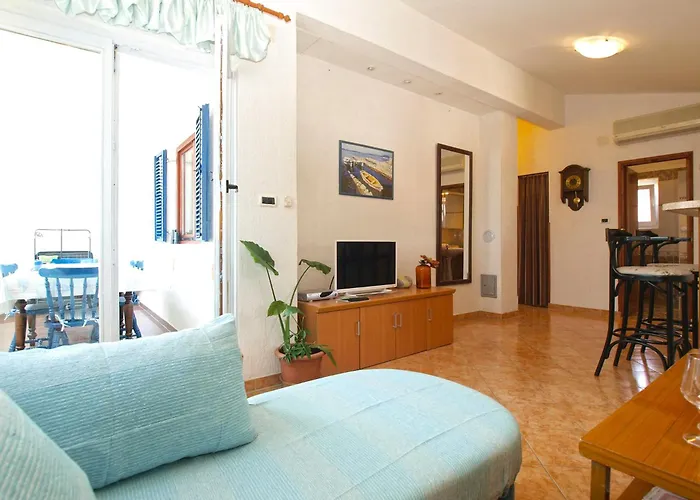 Emina 2317 Apartmán Premantura