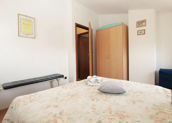 Emina 2317